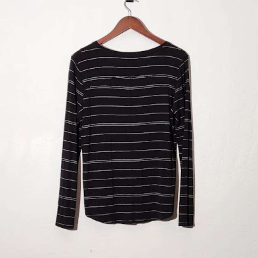 Prana Women's Long Sleeve Base Layer Tee in size Large - Picture 2 of 3